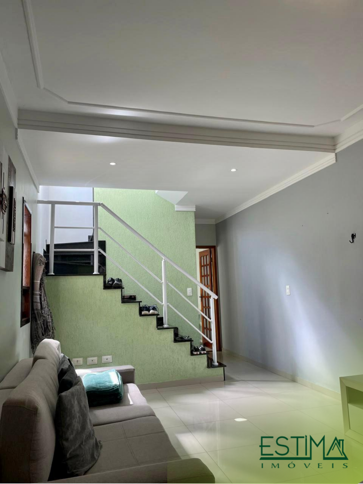 Casa Sobrado 3 Quartos sendo 1 Suíte no Jardim das Industrias