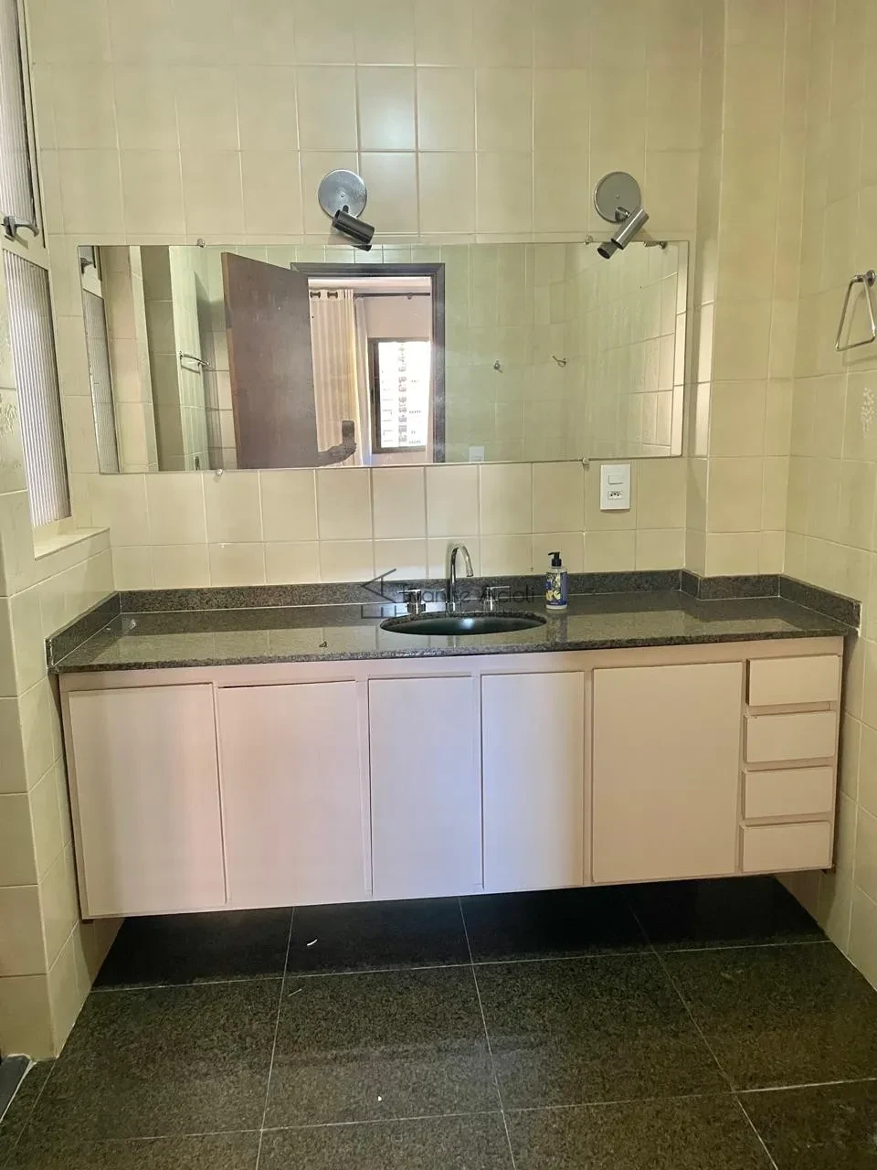 Imagens do imóveis EDIFÍCIO JOÃO NICOLAU