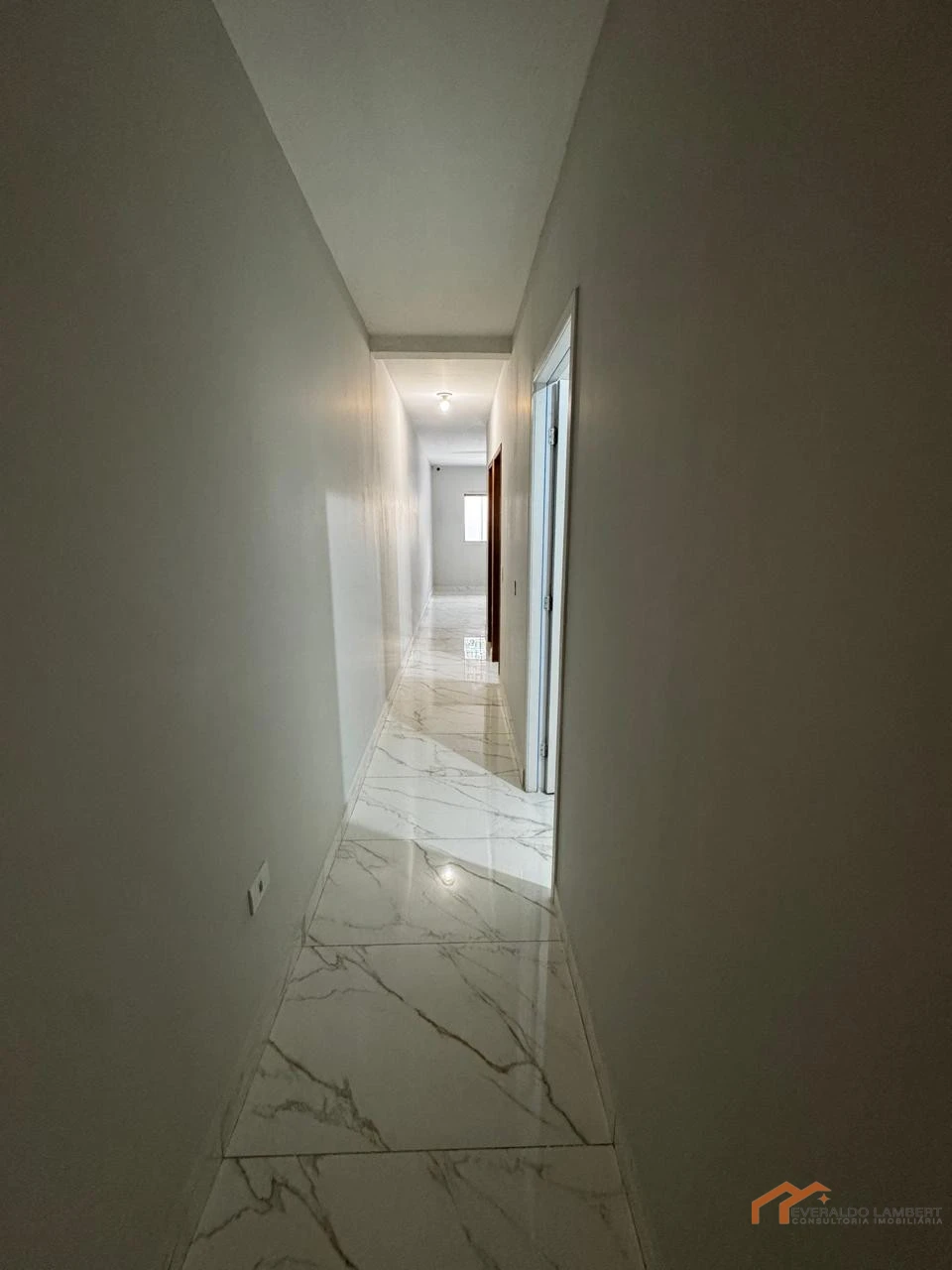 Imagens do imóveis CASA NOVA | COMPLETO DE ARMÁRIOS.