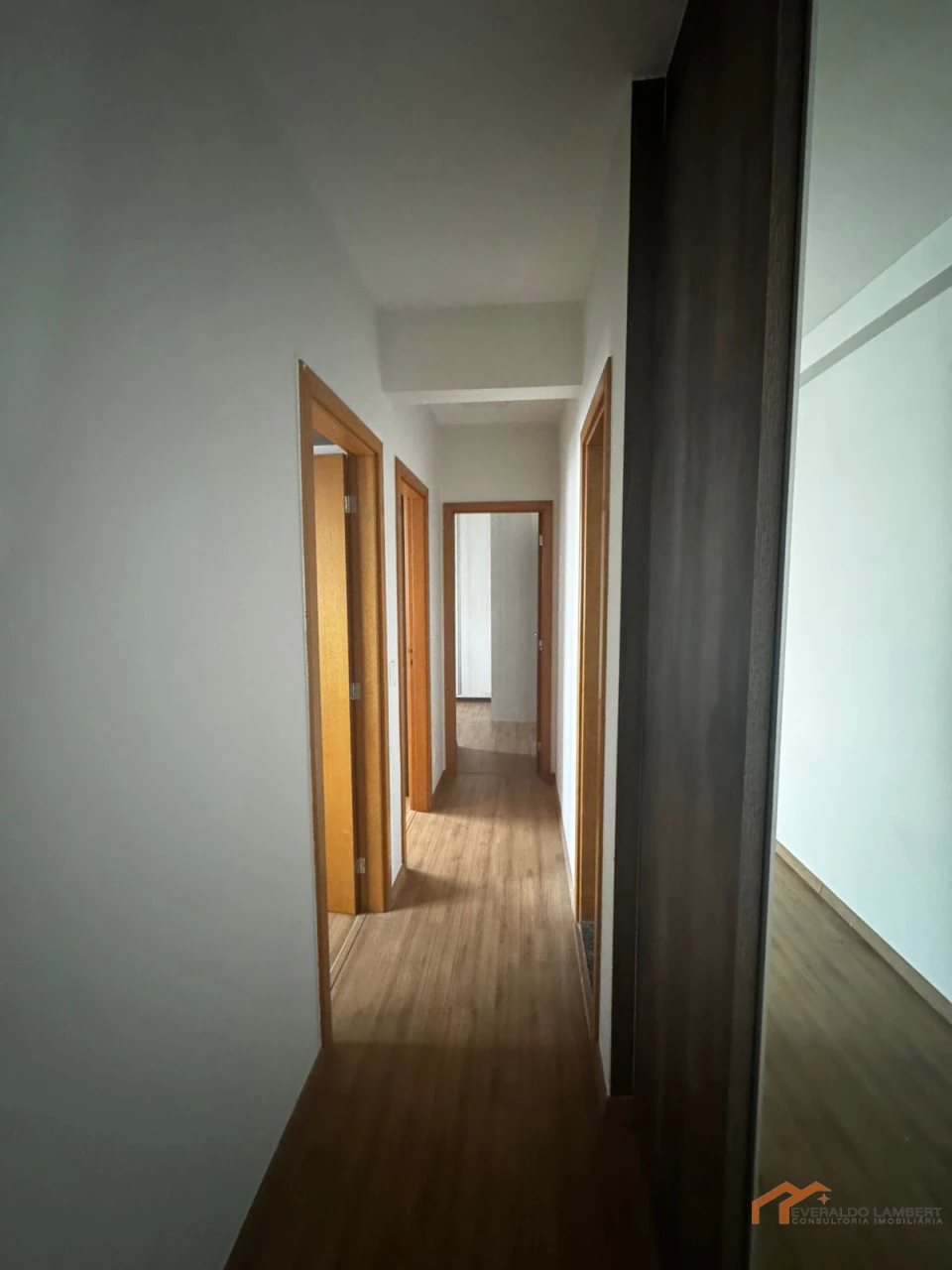 Imagens do imóveis APARTAMENTO ED. ACQUAROYAL |