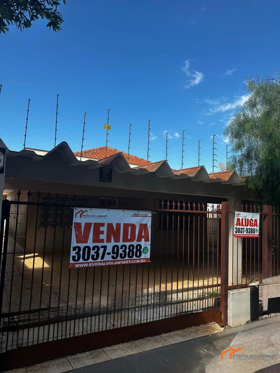 Imagens do imóveis CASA EXCELENTE PARA CLÍNICAS.