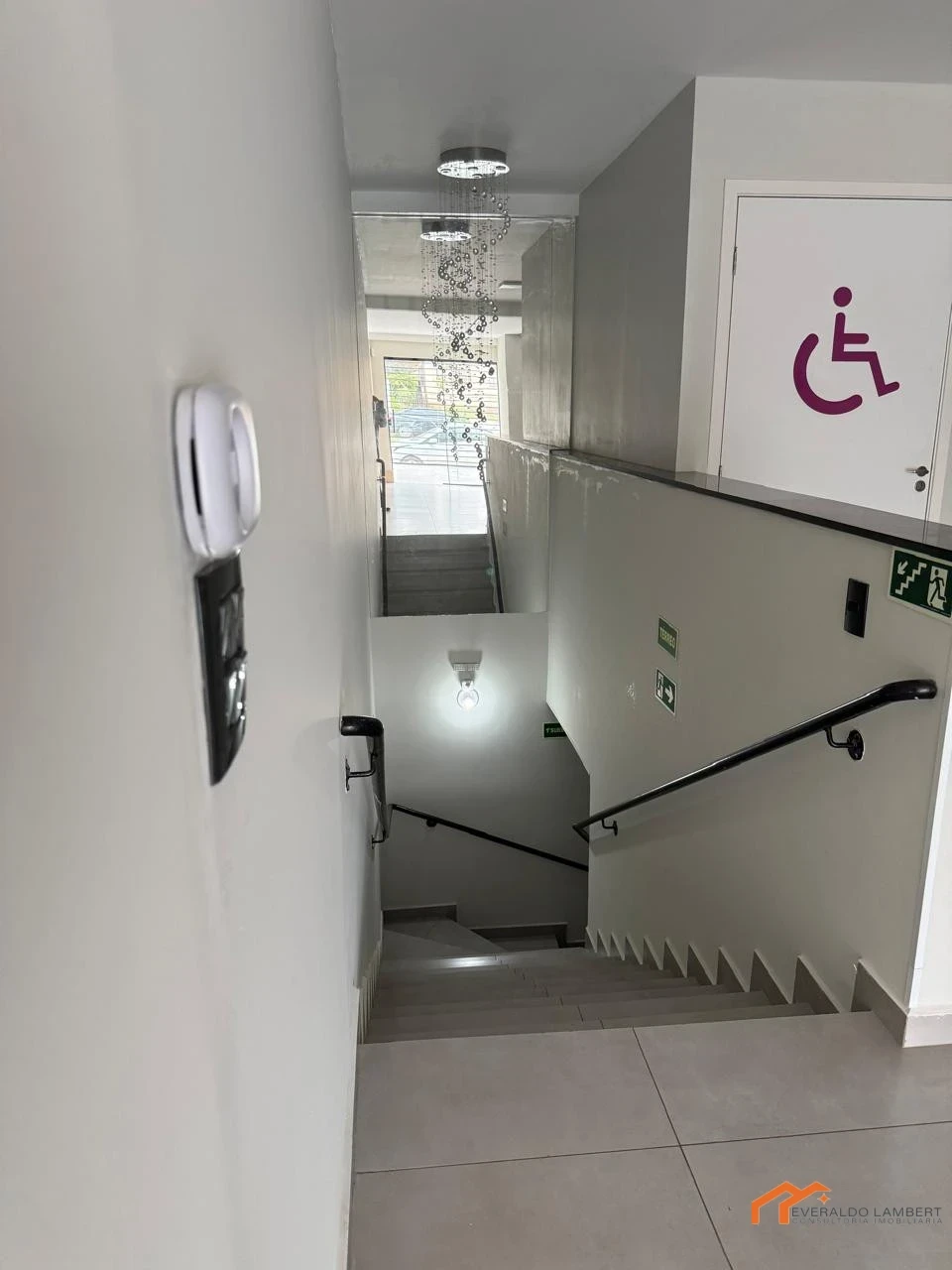 Imagens do imóveis LOJA COMERCIAL NOVA |  MOBILIADA  | PROX. AO LAGO IGAPÓ.