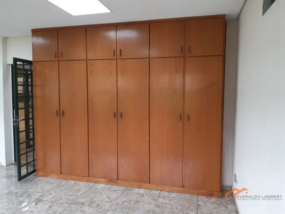 Imagens do imóveis BARRACÃO INDUSTRIAL/COMERCIAL 1800m².