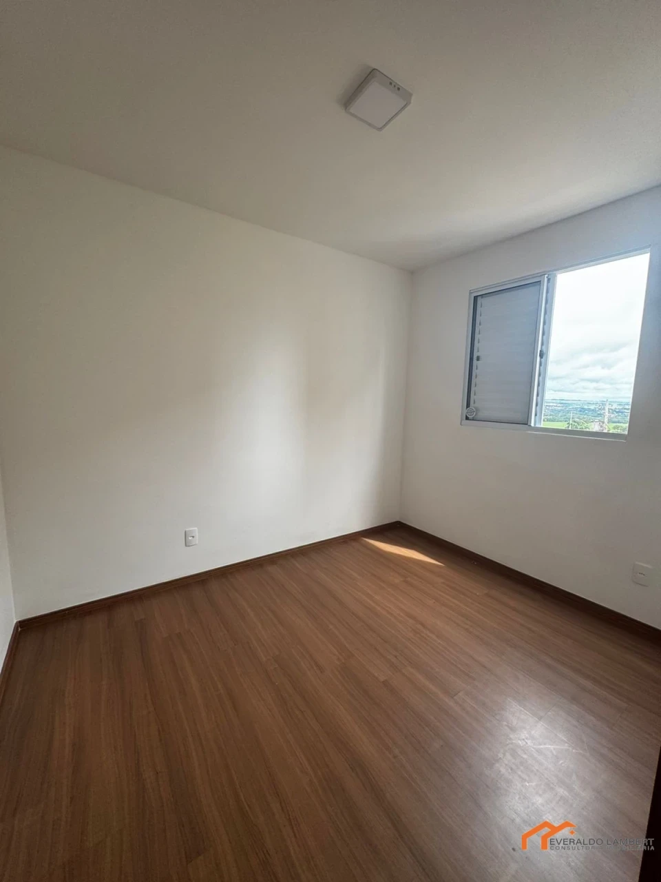 Imagens do imóveis APARTAMENTO ED. LAKE PORTINARI