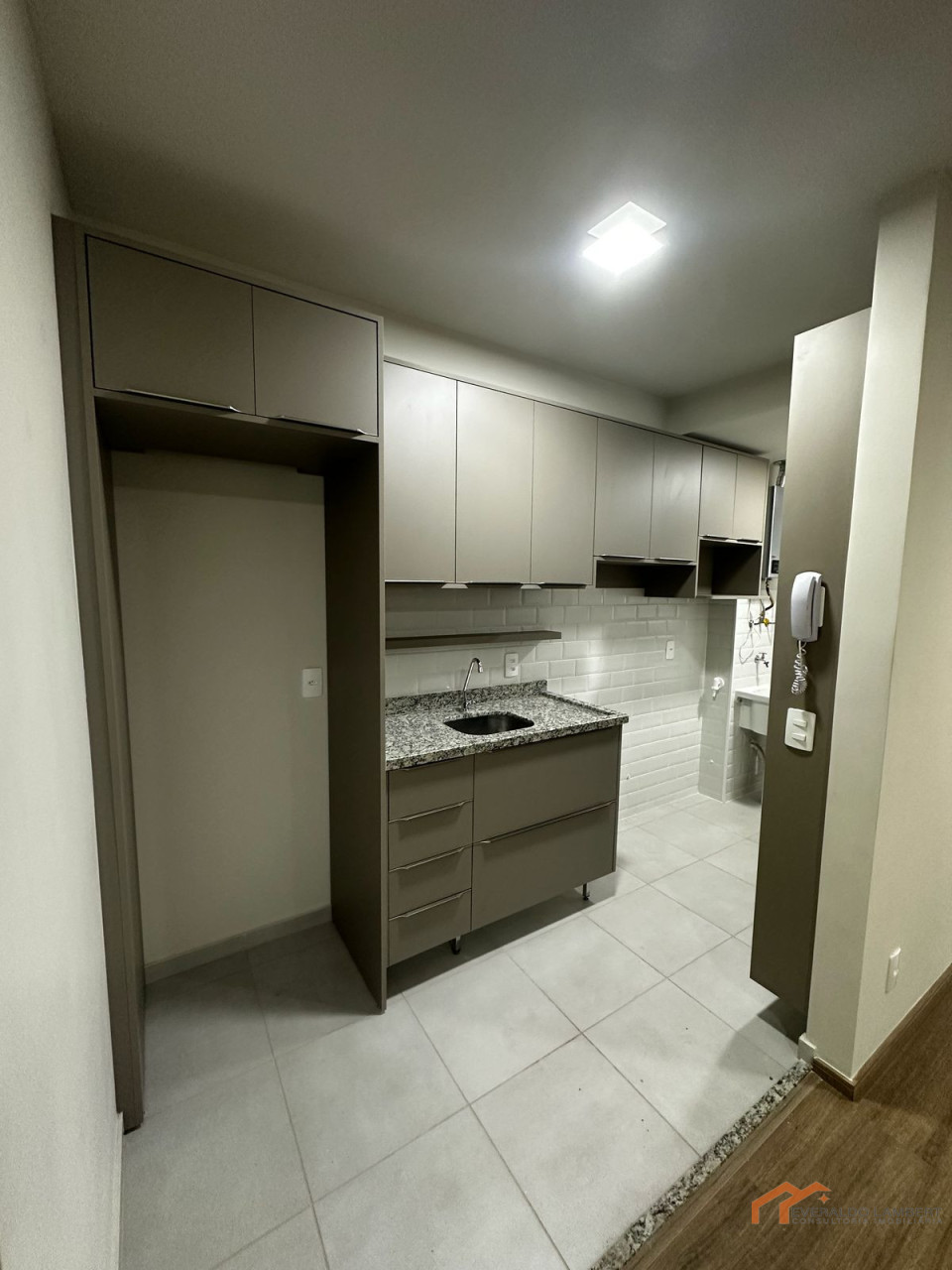 Imagens do imóveis APARTAMENTO ED. CARMEL | Completo.