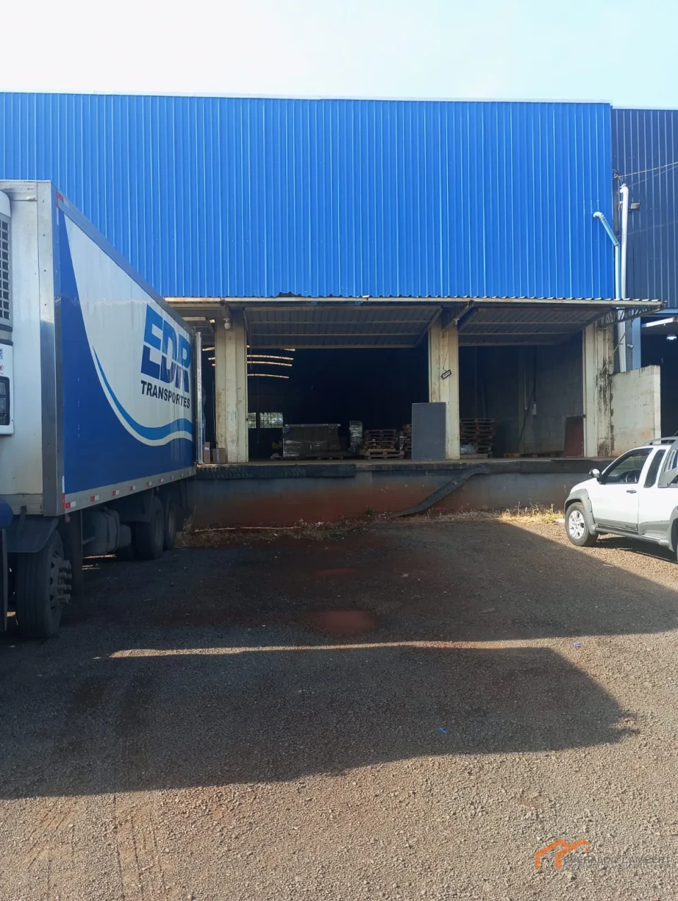 Imagens do imóveis BARRACÃO 1000m² | INDUSTRIAL/COMERCIAL.