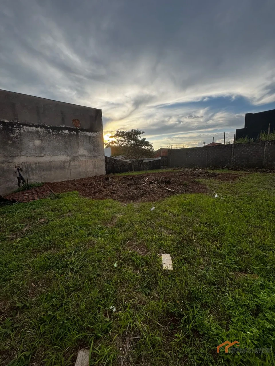 Imagens do imóveis LOJA COMERCIAL 285m² + Estacionamento.