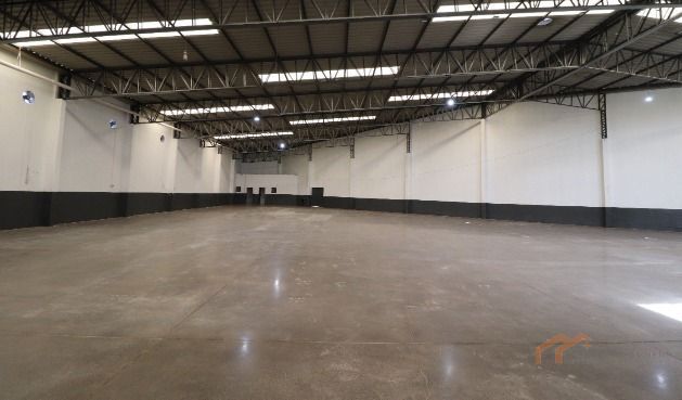 Imagens do imóveis Barracão com Doca e Pátio | Industrial/Comercial.