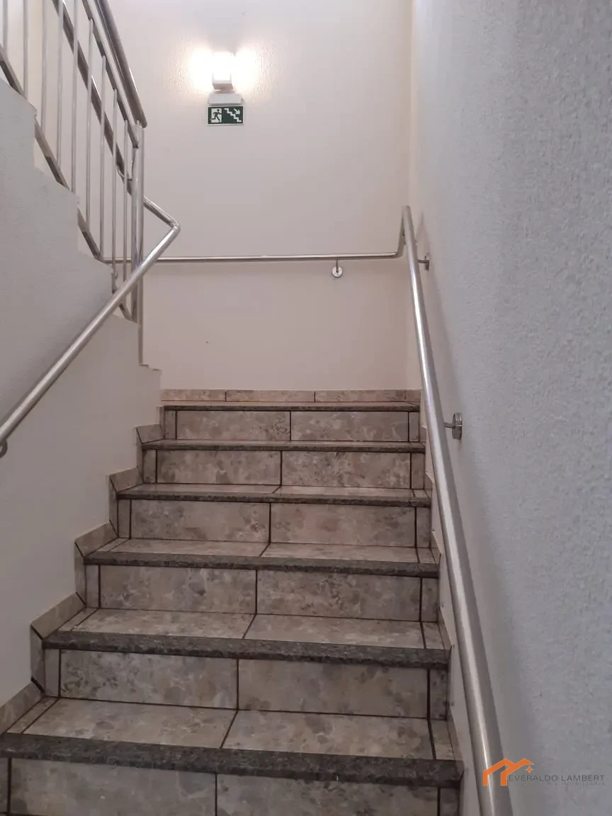 Imagens do imóveis BARRACÃO INDUSTRIAL/COMERCIAL 1800m².