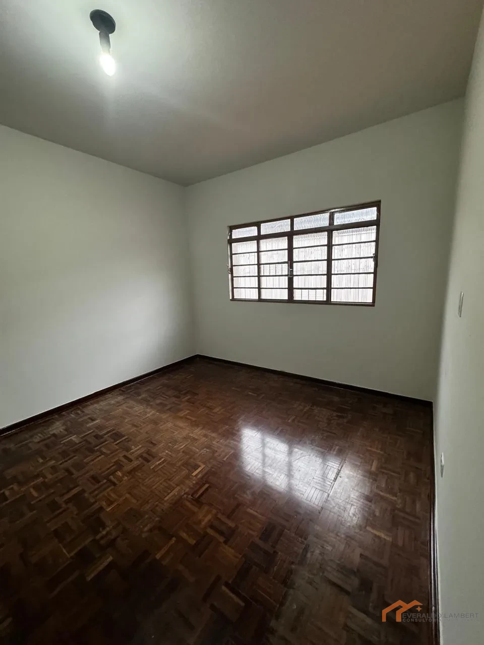 Imagens do imóveis CASA COM EDÍCULA.