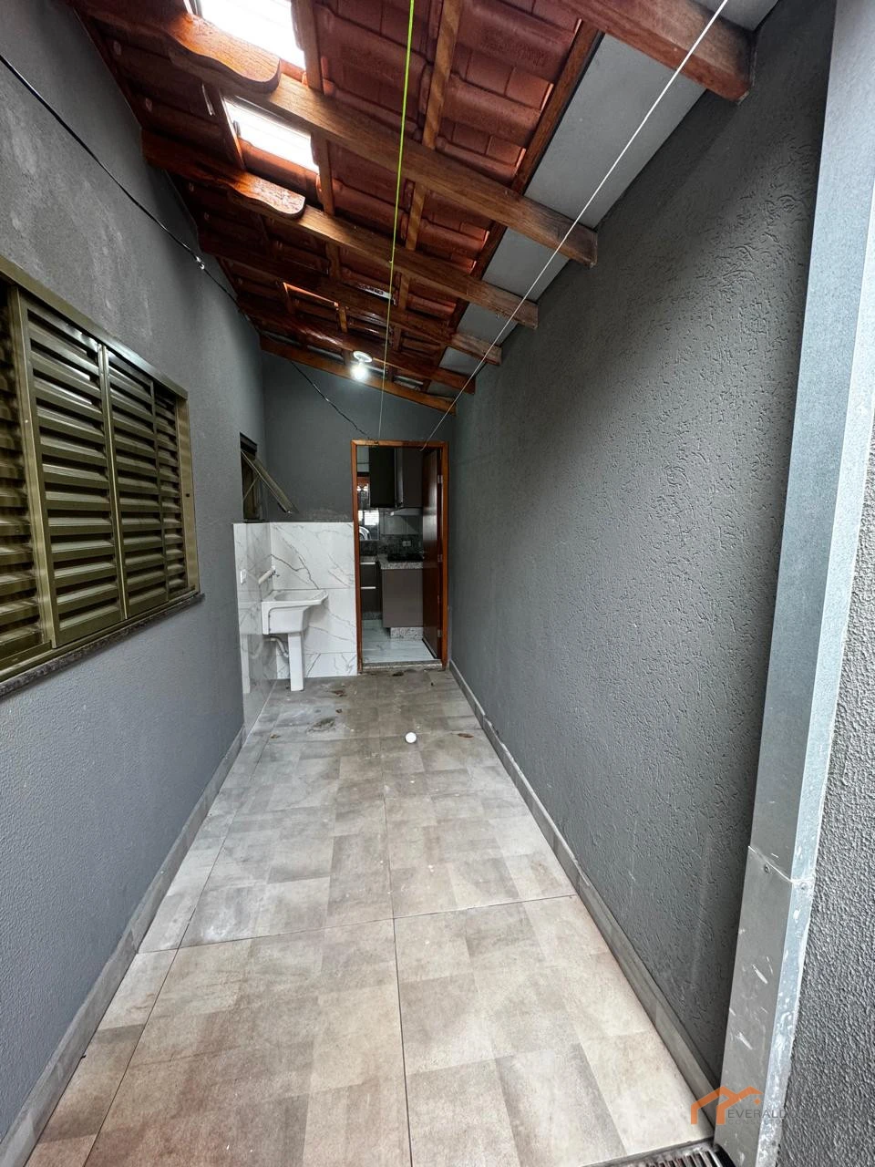 Imagens do imóveis CASA NOVA | COMPLETO DE ARMÁRIOS.