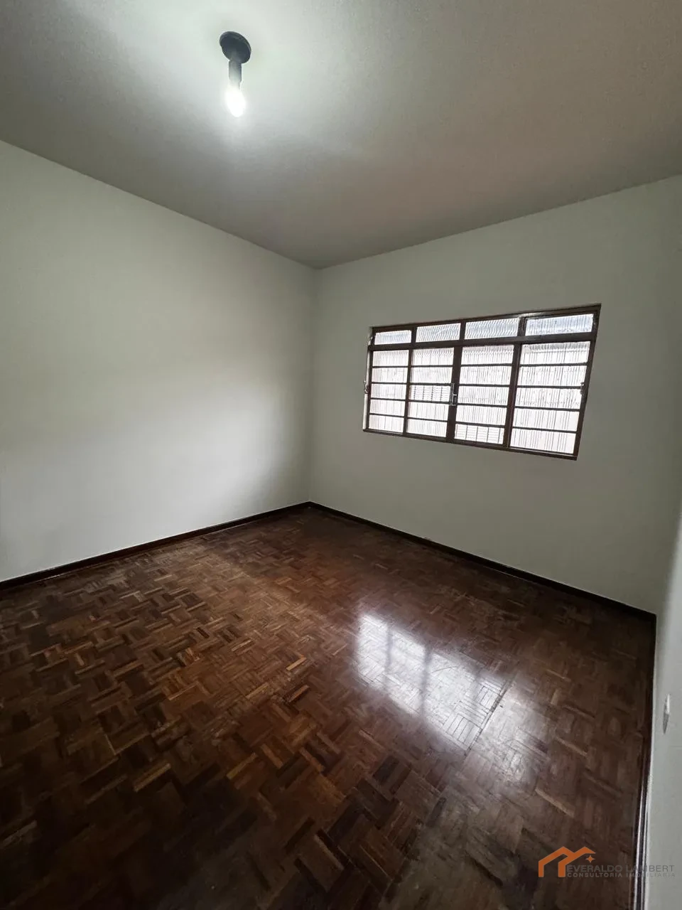 Imagens do imóveis CASA COM EDÍCULA.