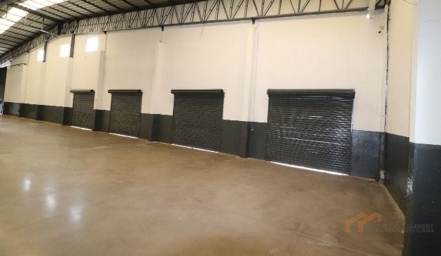 Imagens do imóveis Barracão com Doca e Pátio | Industrial/Comercial.