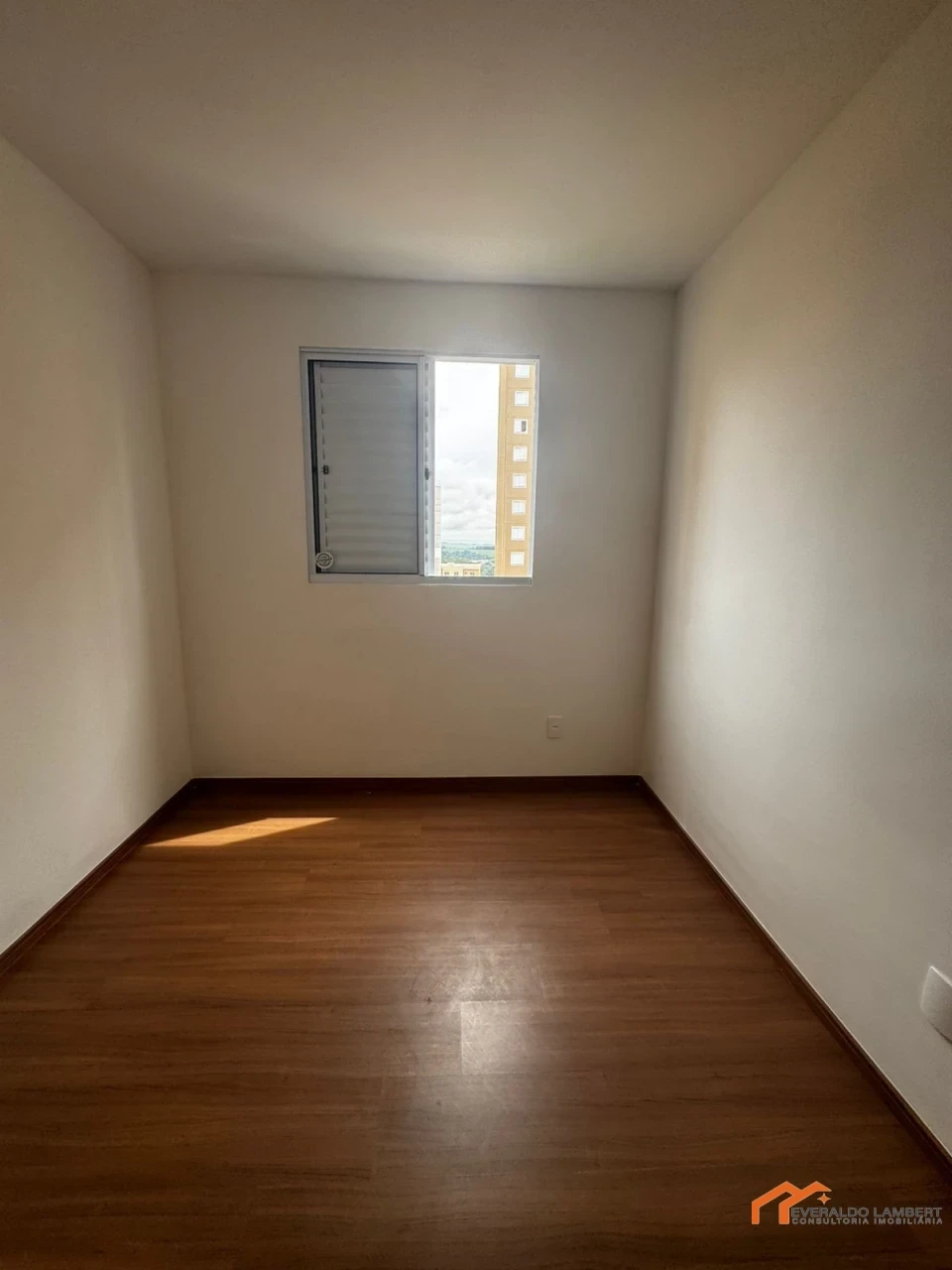 Imagens do imóveis APARTAMENTO ED. LAKE PORTINARI