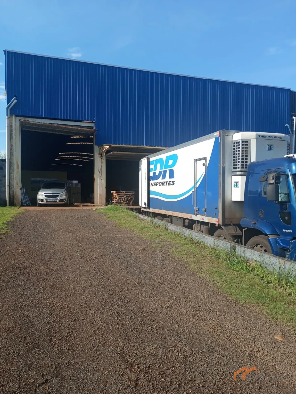 Imagens do imóveis BARRACÃO 1000m² | INDUSTRIAL/COMERCIAL.