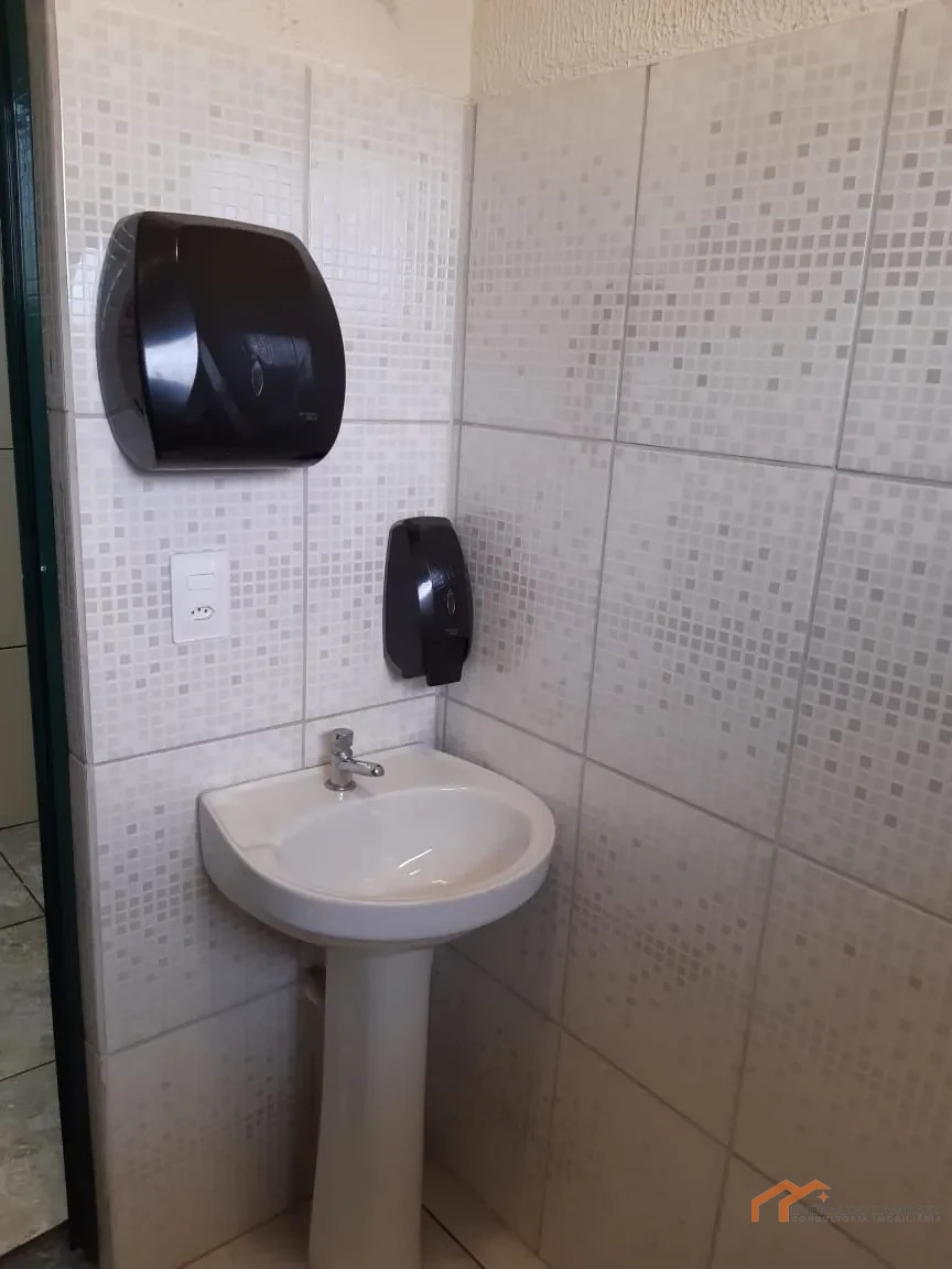 Imagens do imóveis BARRACÃO INDUSTRIAL/COMERCIAL 1800m².