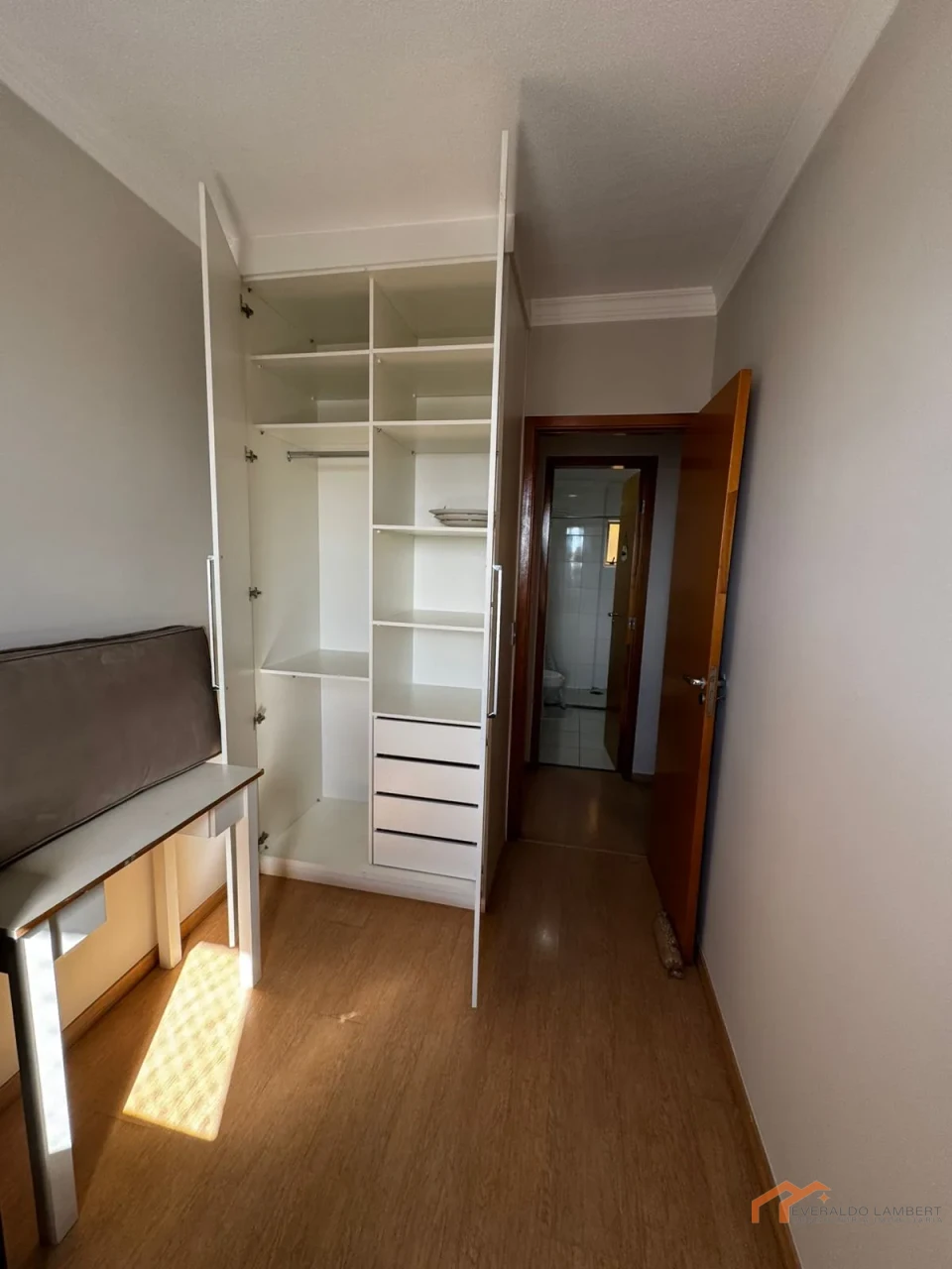 Imagens do imóveis APARTAMENTO ED. NOVITA | MOBILIADO - CENTRO.