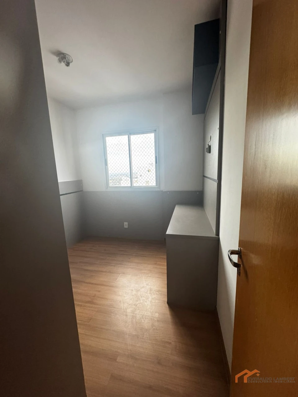 Imagens do imóveis APARTAMENTO ED. ACQUAROYAL |