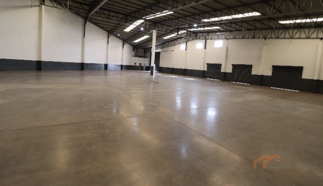 Imagens do imóveis Barracão com Doca e Pátio | Industrial/Comercial.