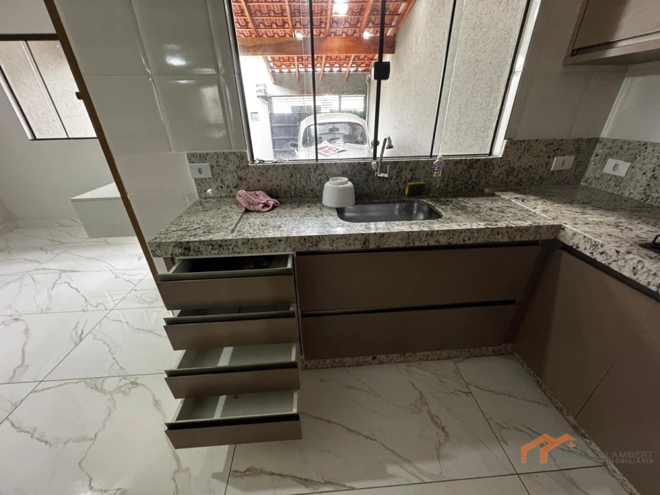 Imagens do imóveis CASA NOVA | COMPLETO DE ARMÁRIOS.