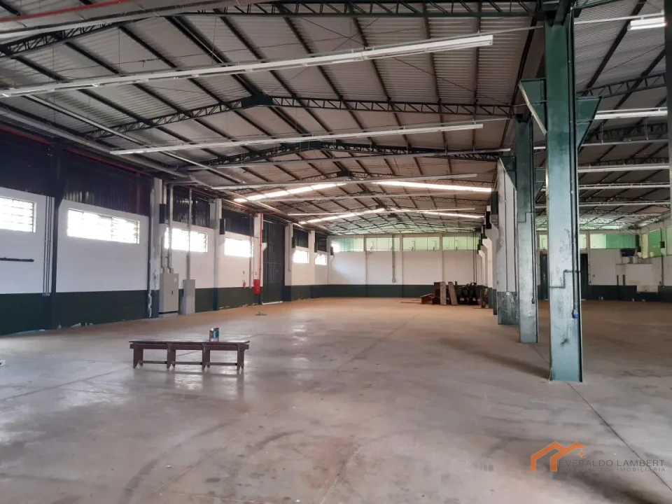 Imagens do imóveis BARRACÃO INDUSTRIAL/COMERCIAL 1800m².
