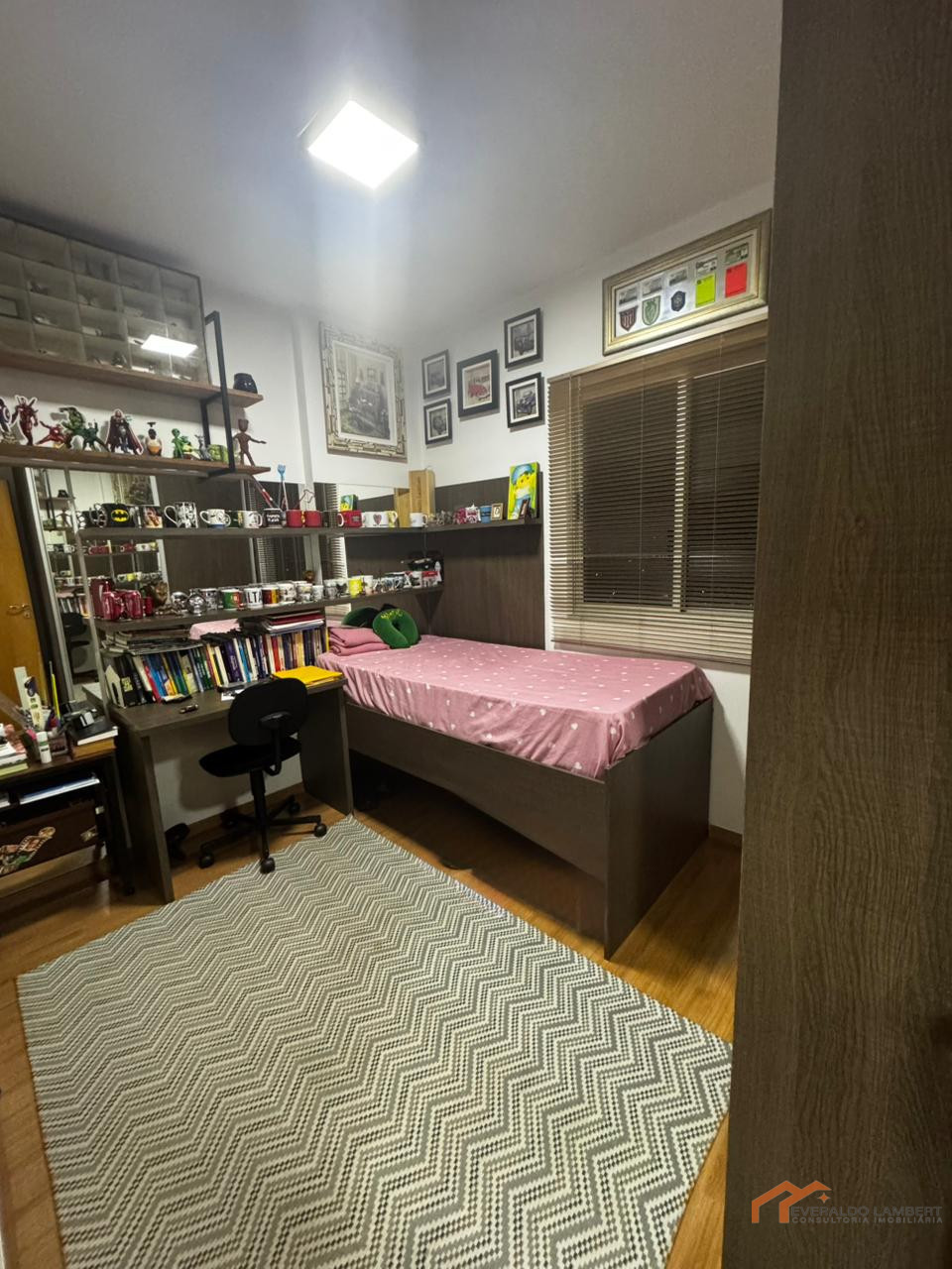 Imagens do imóveis APARTAMENTO ED. ACQUAROYAL