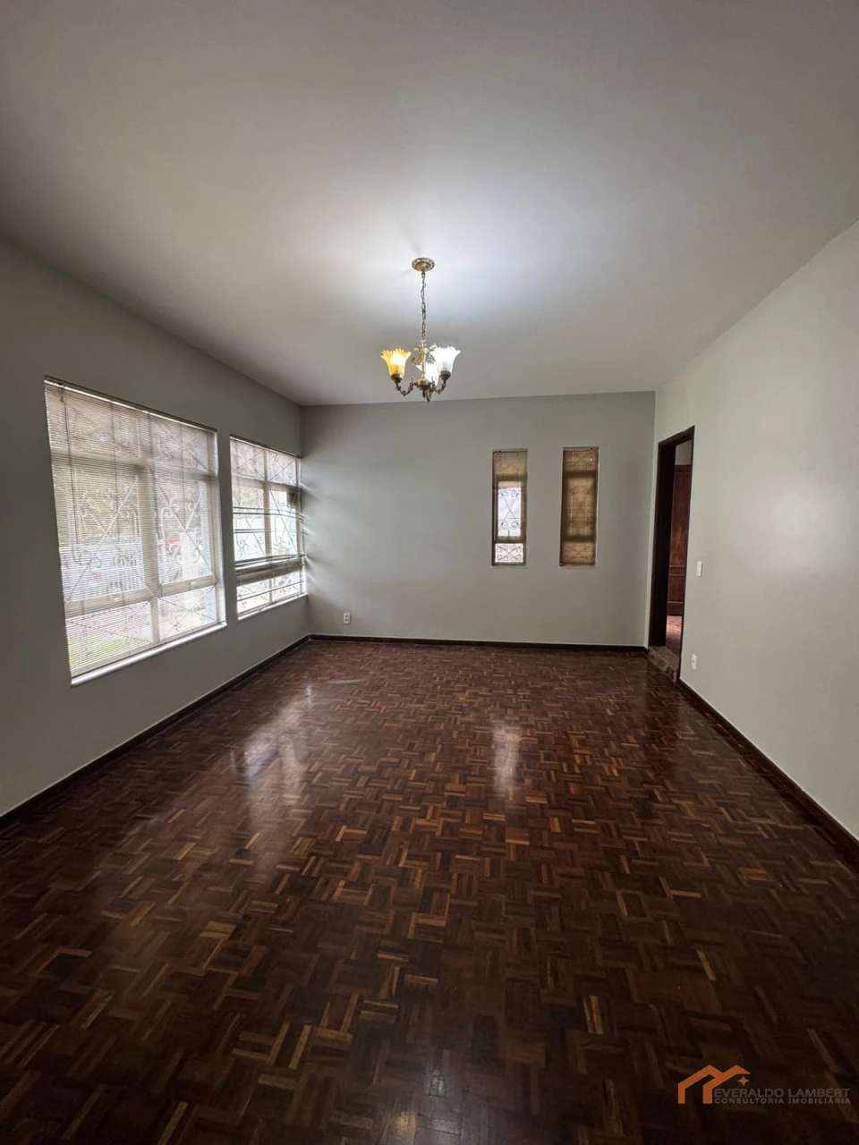 Imagens do imóveis CASA JD. QUEBEC