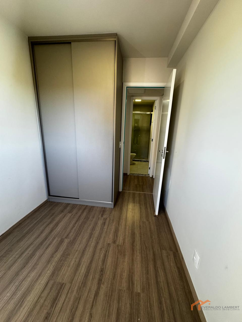 Imagens do imóveis APARTAMENTO ED. CARMEL | Completo.