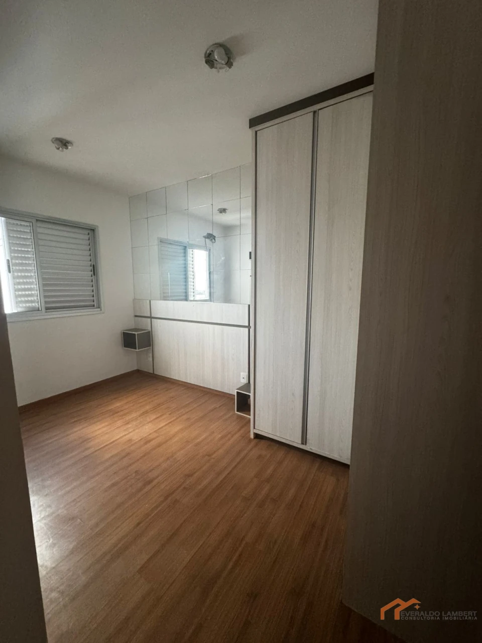 Imagens do imóveis APARTAMENTO ED. ACQUAROYAL |