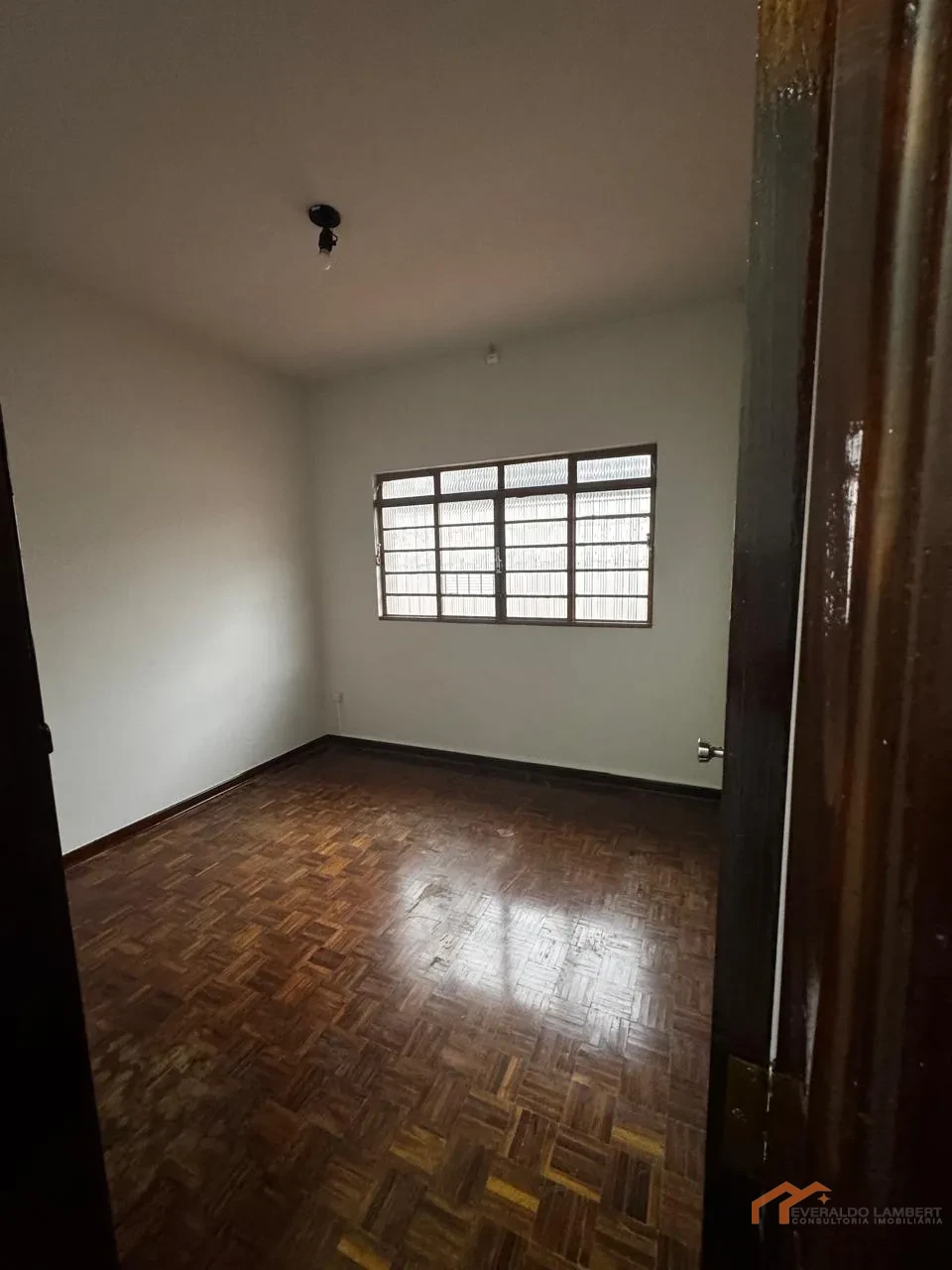 Imagens do imóveis CASA COM EDÍCULA.
