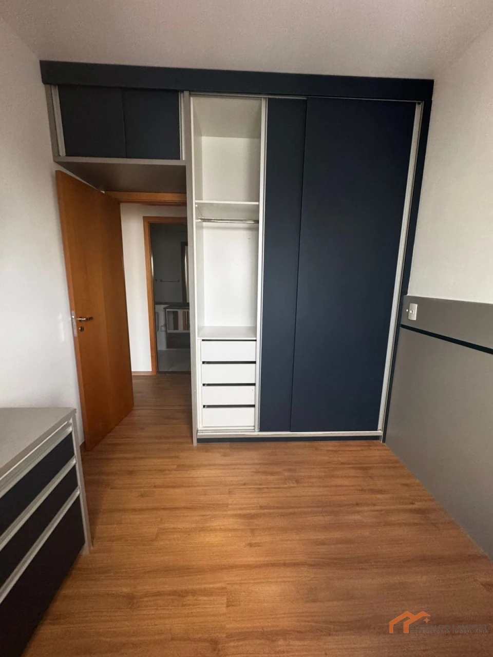 Imagens do imóveis APARTAMENTO ED. ACQUAROYAL |