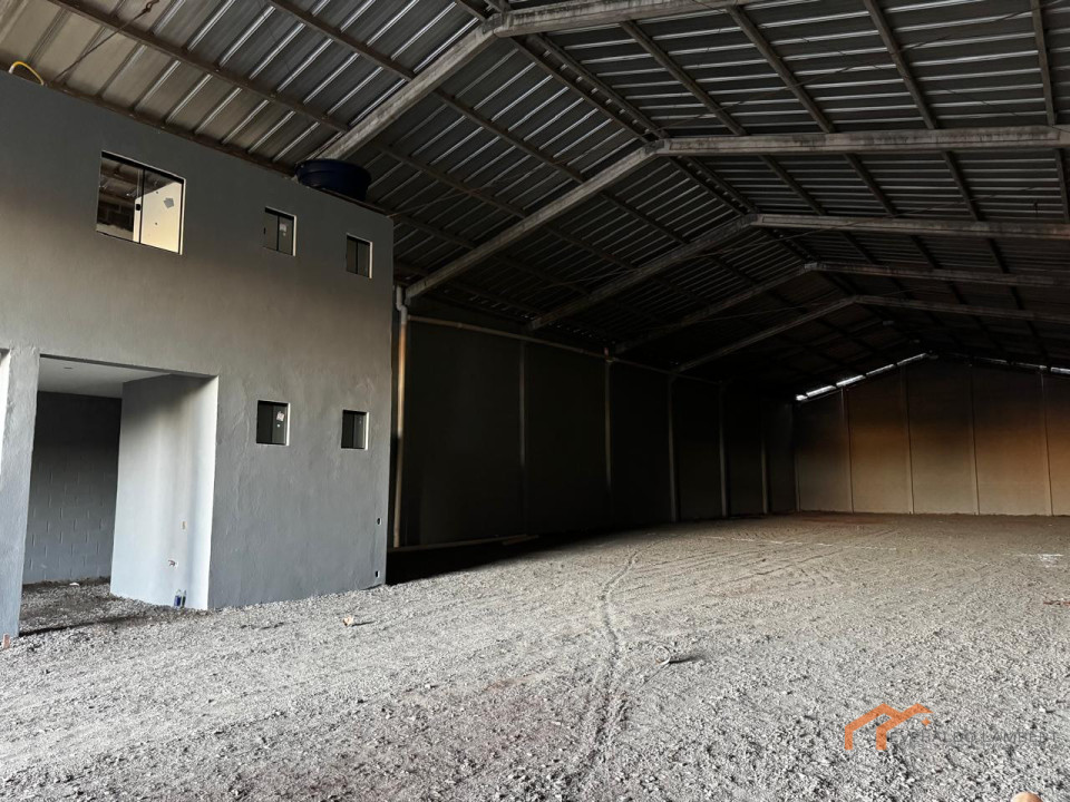 Imagens do imóveis BARRACÃO 850m² Novo c/ mezanino.