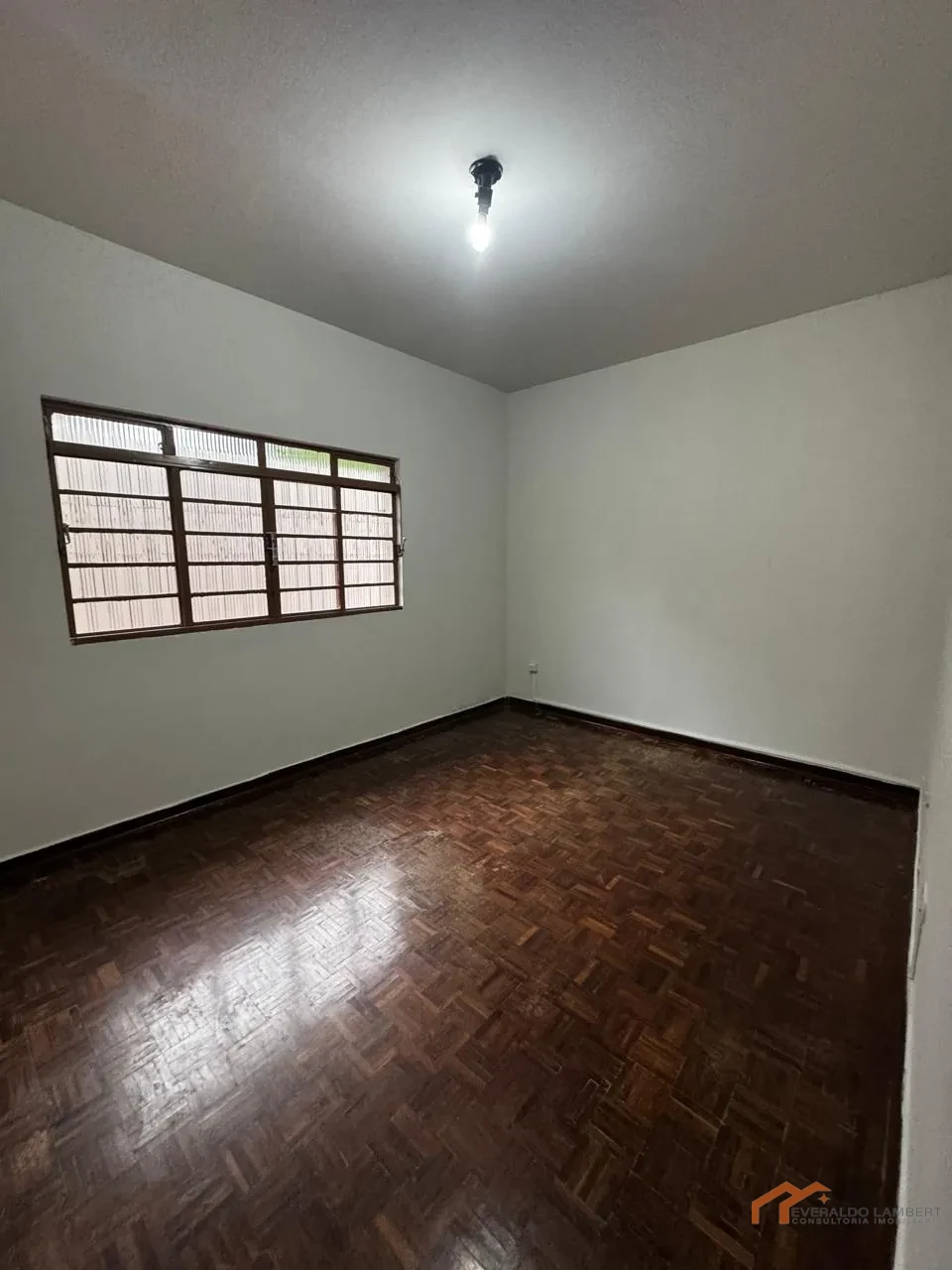 Imagens do imóveis CASA COM EDÍCULA.