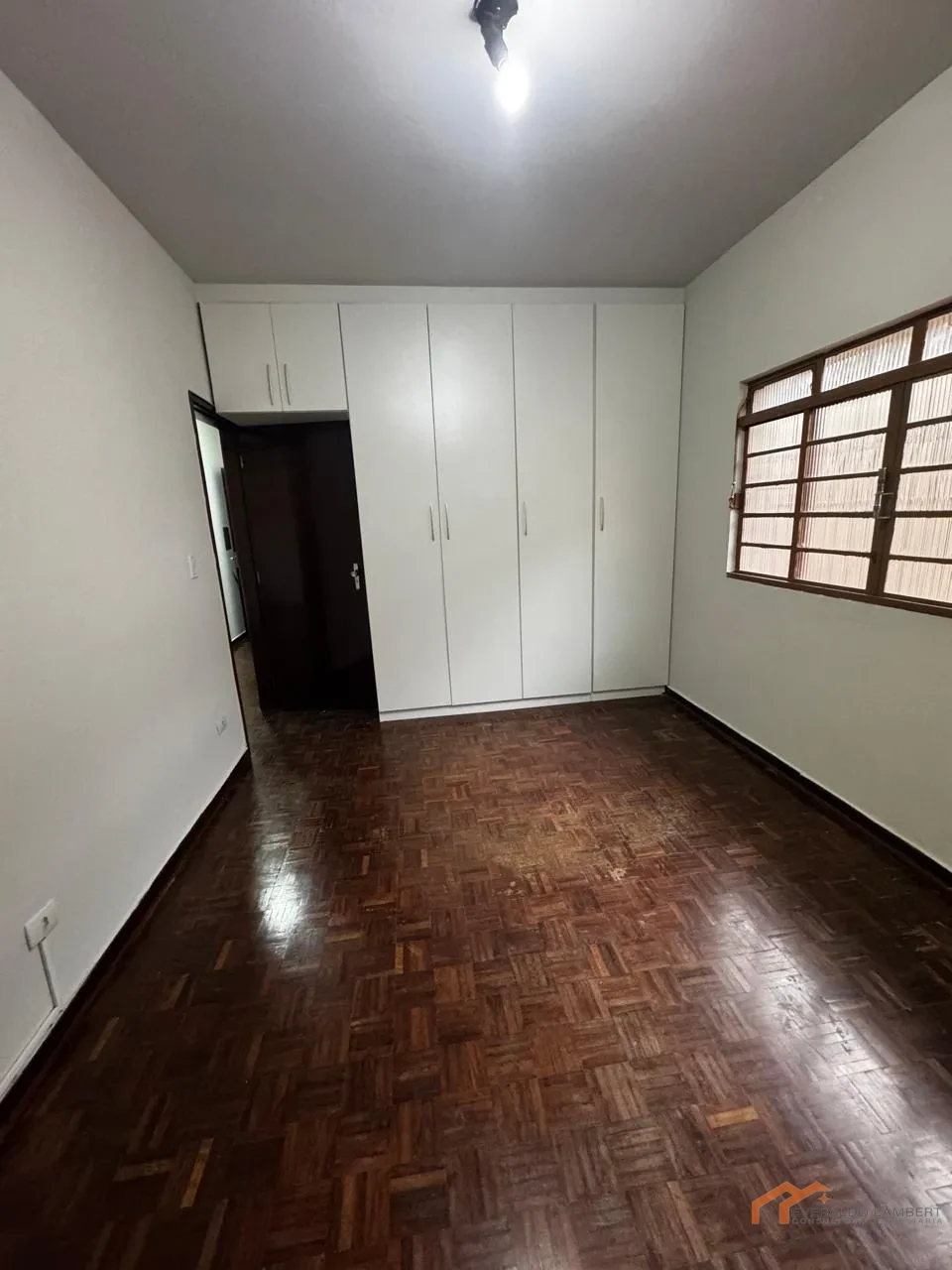 Imagens do imóveis CASA COM EDÍCULA.