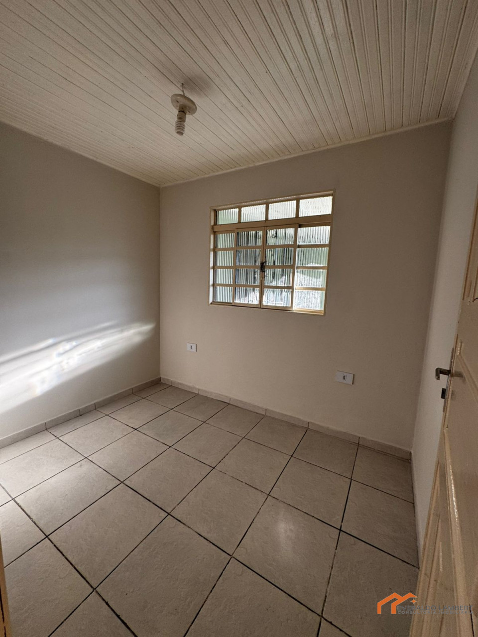 Imagens do imóveis CASA REFORMADA JD. IMAGAWA.
