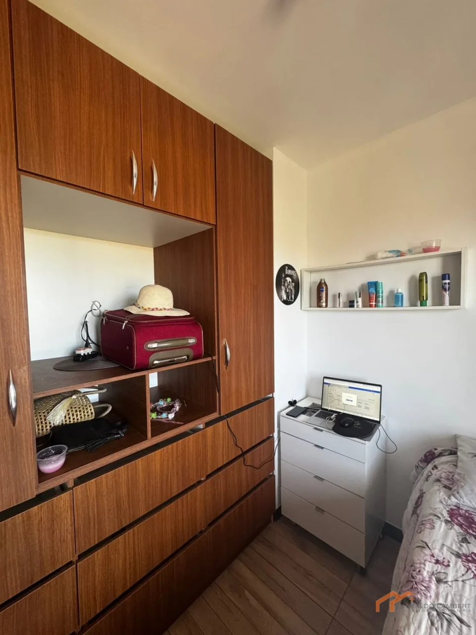 Imagens do imóveis APARTAMENTO ED. FLAT GUARATUBA | MOBILIADO | ALUGUEL POR DIÁRIA.