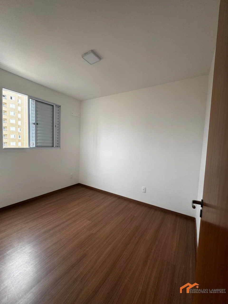 Imagens do imóveis APARTAMENTO ED. LAKE PORTINARI