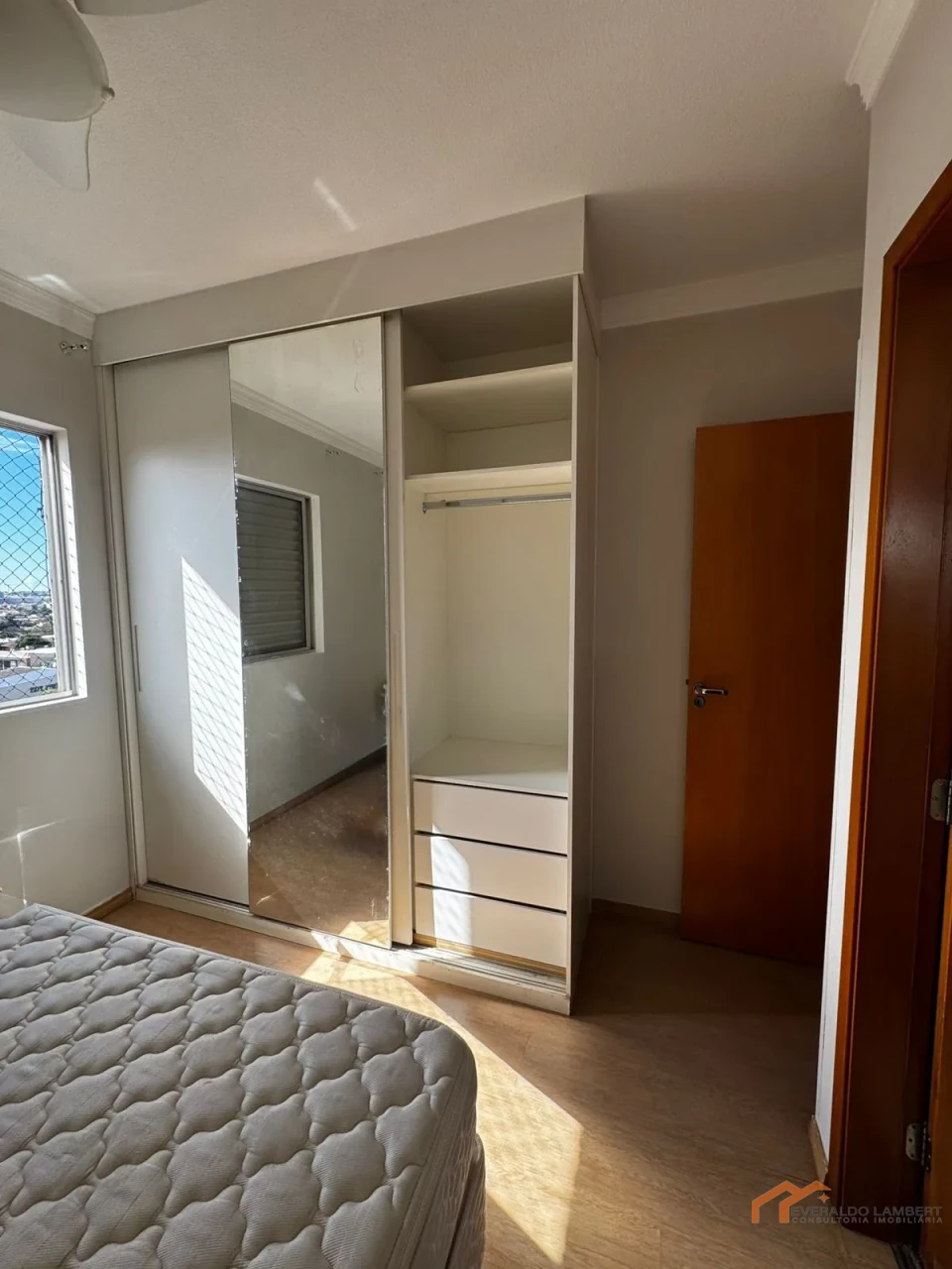 Imagens do imóveis APARTAMENTO ED. NOVITA | MOBILIADO - CENTRO.