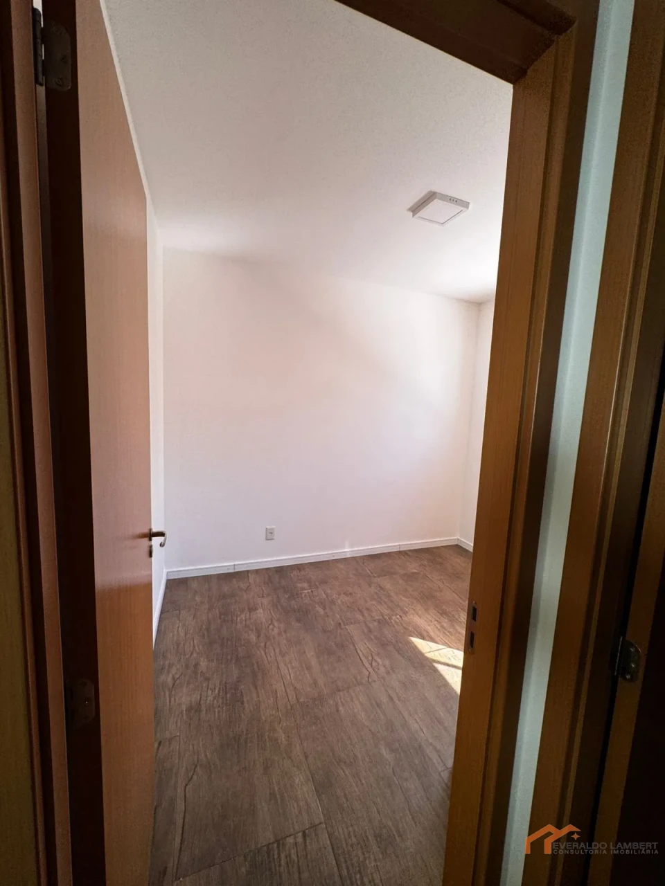 Imagens do imóveis APARTAMENTO ED. SPAZIO LA TRAVIATA | SEMI MOBILIADO.