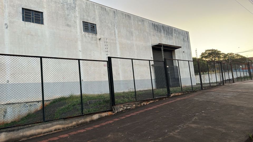 Imagens do imóveis Barracão com Doca e Pátio | Industrial/Comercial.