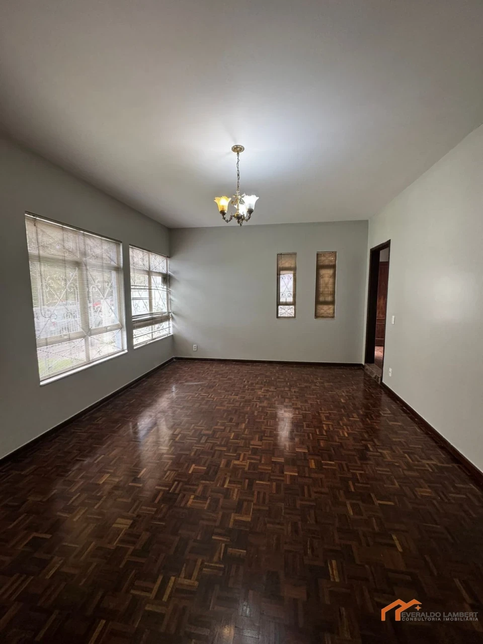 Imagens do imóveis CASA JD. QUEBEC