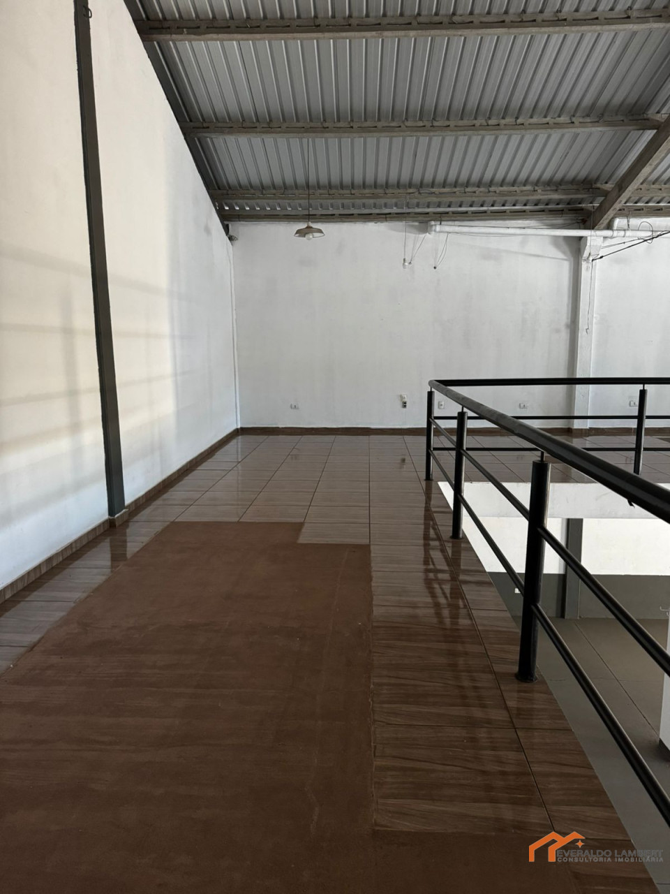 Imagens do imóveis BARRACÃO COMERCIAL