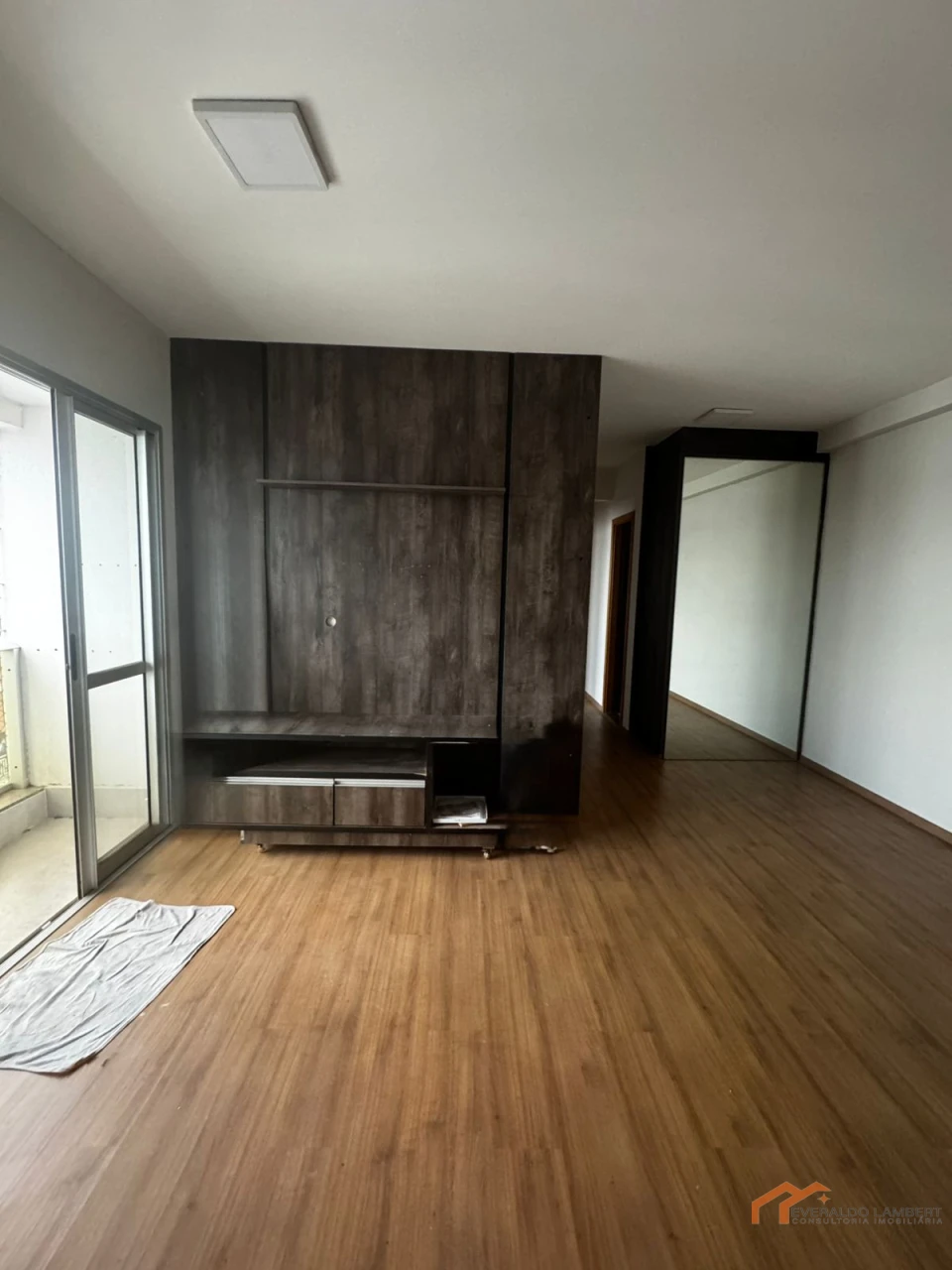 Imagens do imóveis APARTAMENTO ED. ACQUAROYAL |
