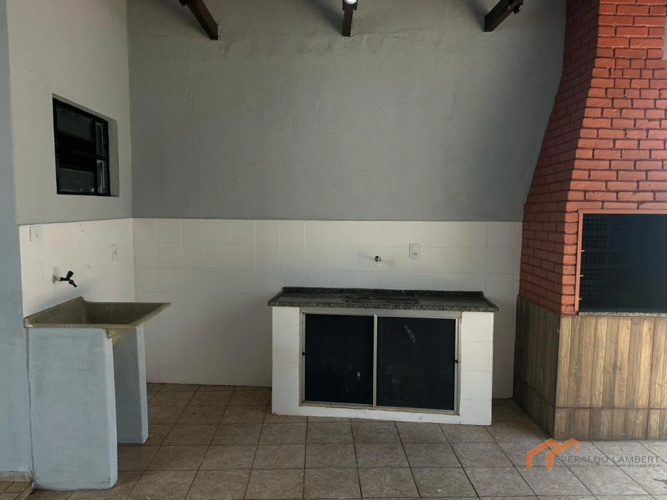 Imagens do imóveis CASA COM EDÍCULA