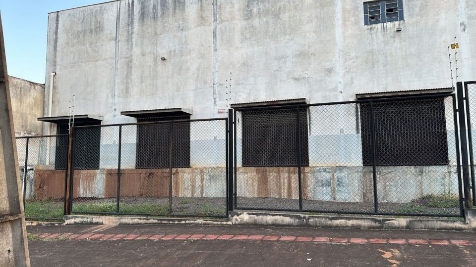 Imagens do imóveis Barracão com Doca e Pátio | Industrial/Comercial.