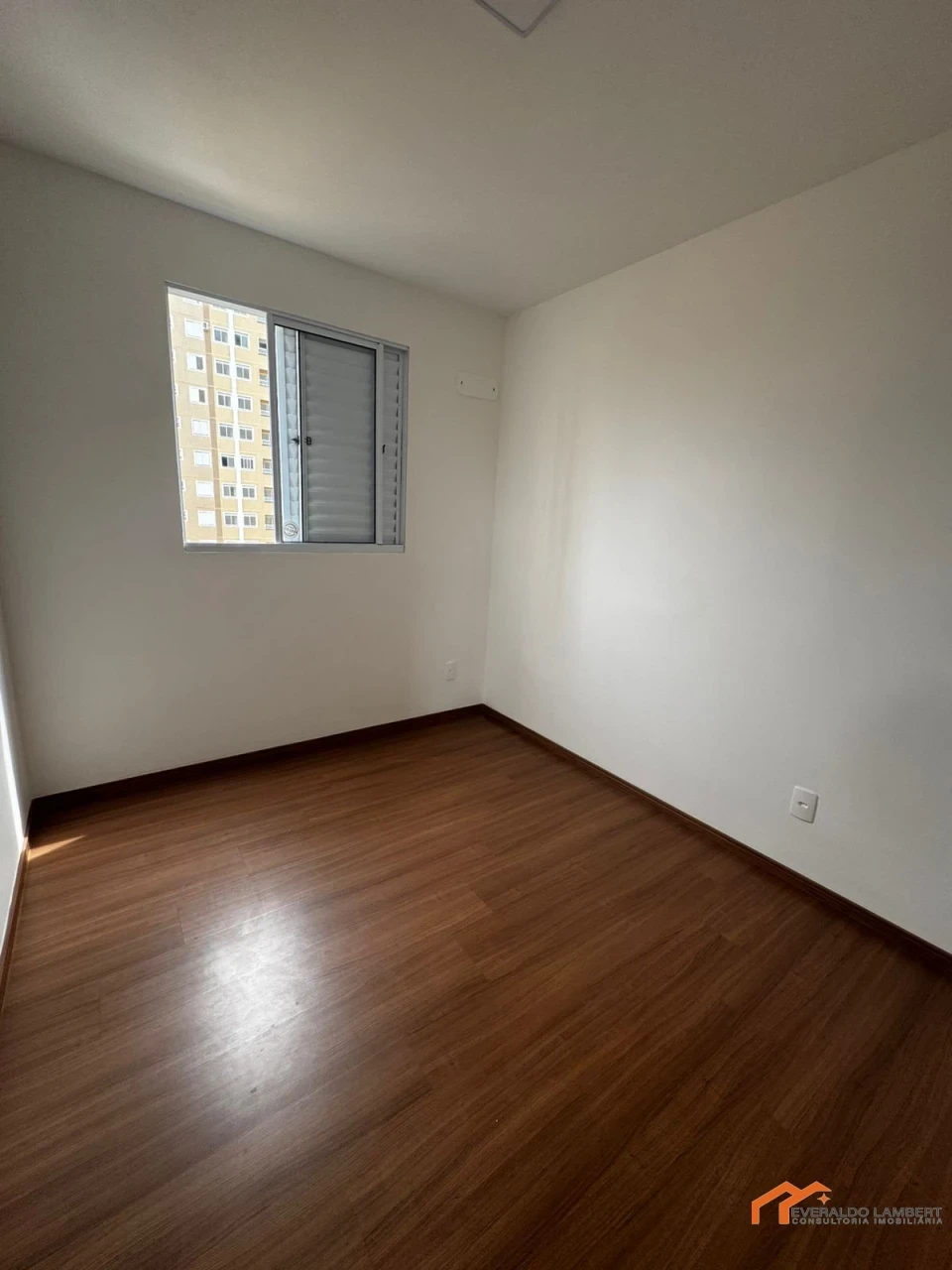Imagens do imóveis APARTAMENTO ED. LAKE PORTINARI