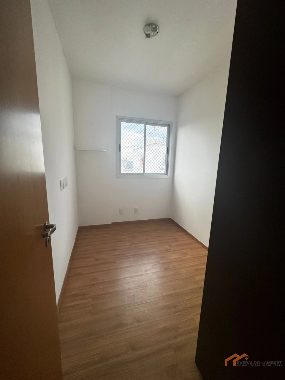 Imagens do imóveis APARTAMENTO ED. ACQUAROYAL |