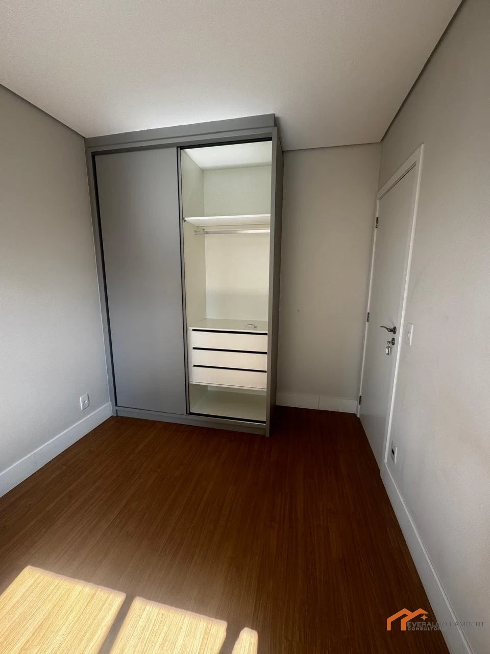 Imagens do imóveis APARTAMENTO ED. CHELSEA TOWER | CONST. VECTRA.