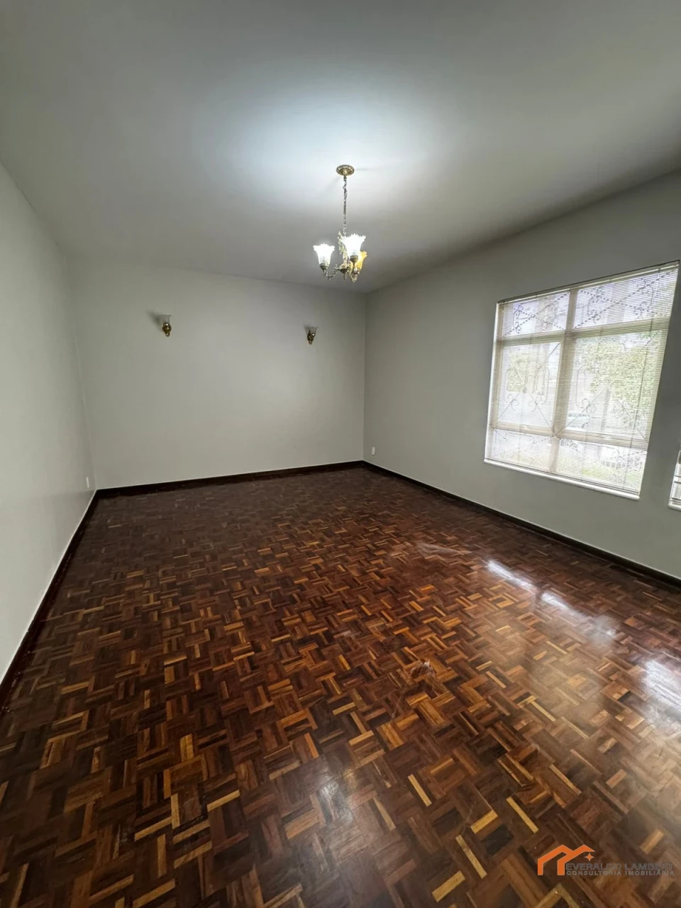 Imagens do imóveis CASA JD. QUEBEC