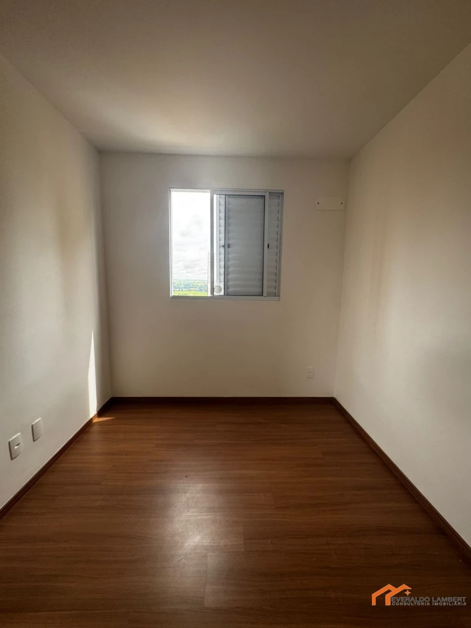 Imagens do imóveis APARTAMENTO ED. LAKE PORTINARI